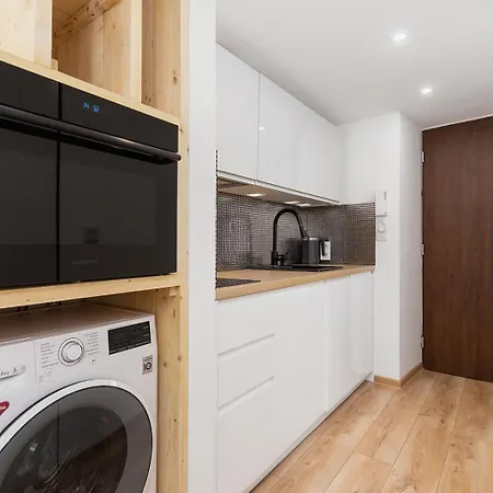 Dark Wave Loft With Mezzanine - For 3 - City Center