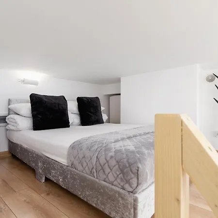 With Mezzanine - Radziwillowska 27 *